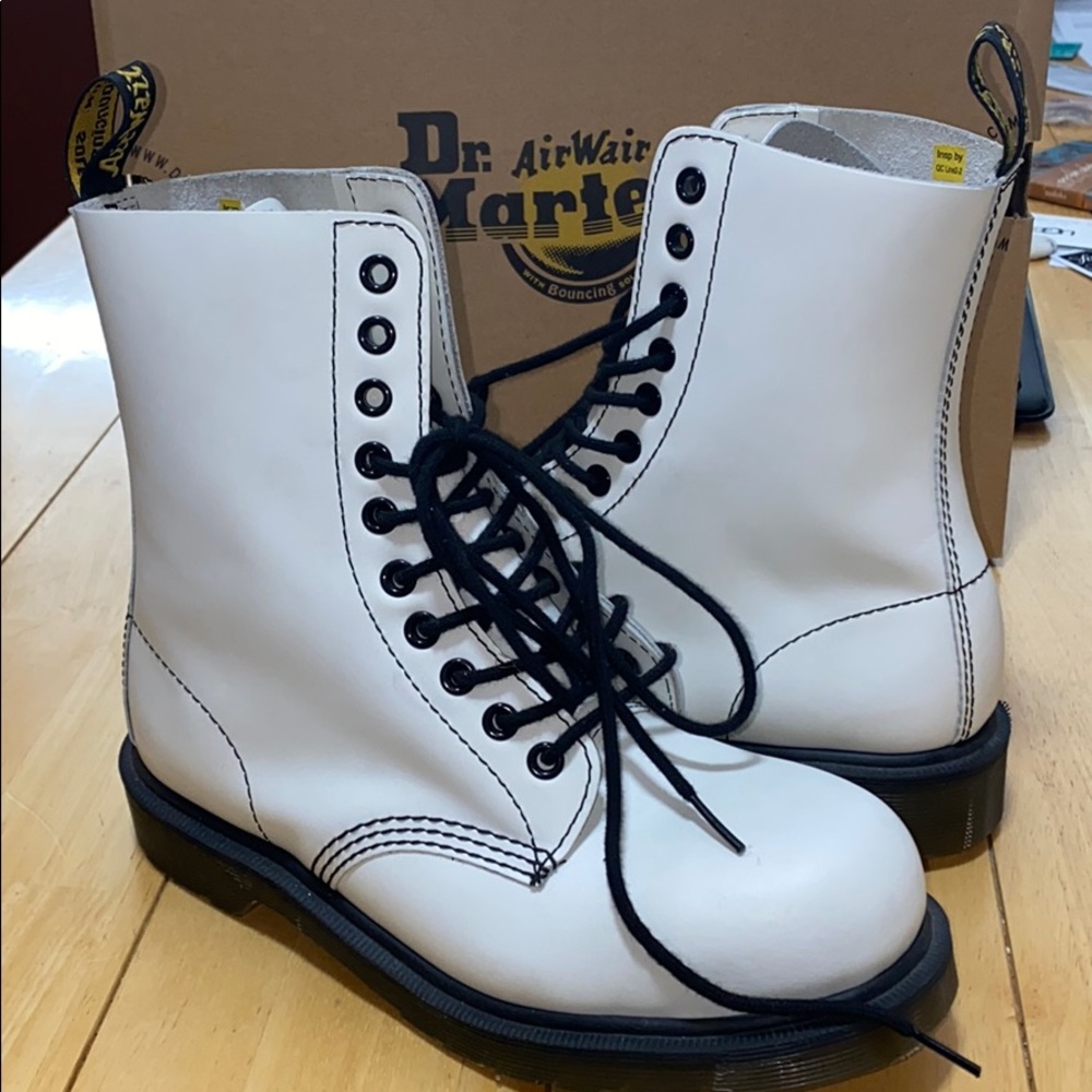AUTH NIB DR. MARTENS 1919 steel toe boots in white UK 4